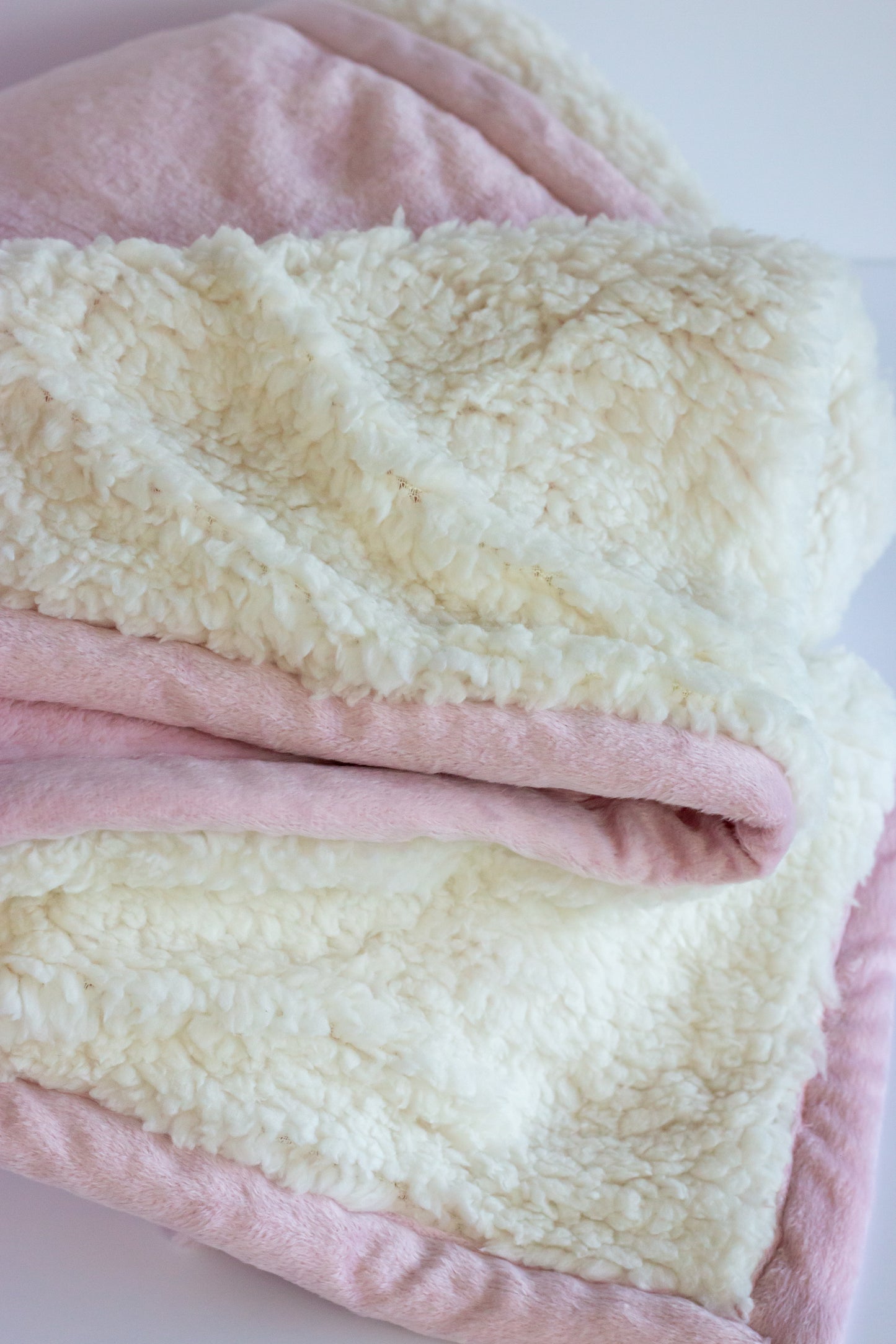 Flannel Sherpa Blanket: Pink